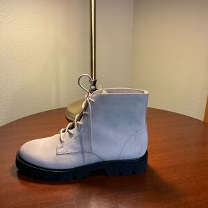 NWOT J. Crew Gwen Lug-Sole Lace-Up Boot Size 7 1/2